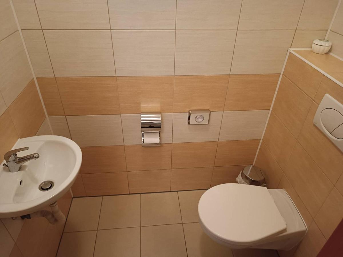 Restaurace A Penzion U Lesa Havířov المظهر الخارجي الصورة