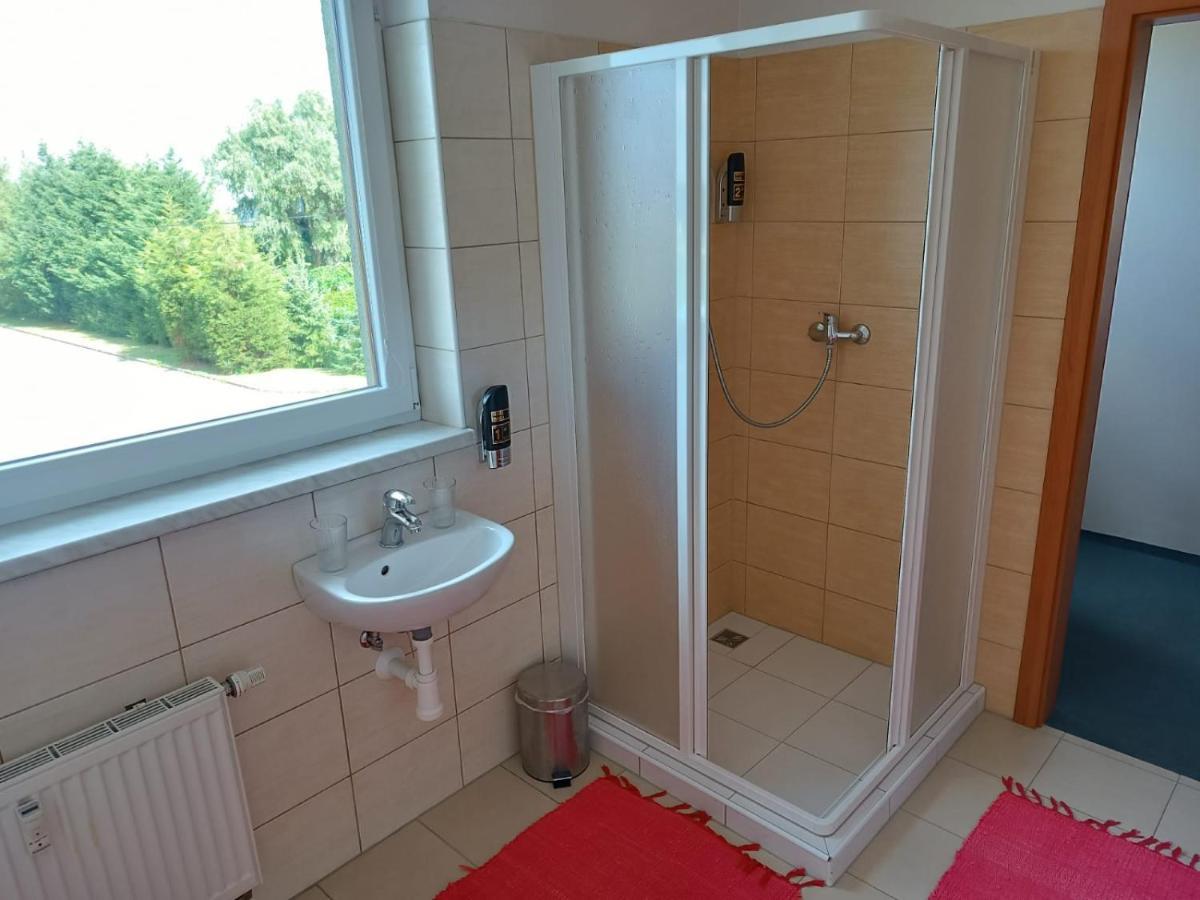 Restaurace A Penzion U Lesa Havířov المظهر الخارجي الصورة