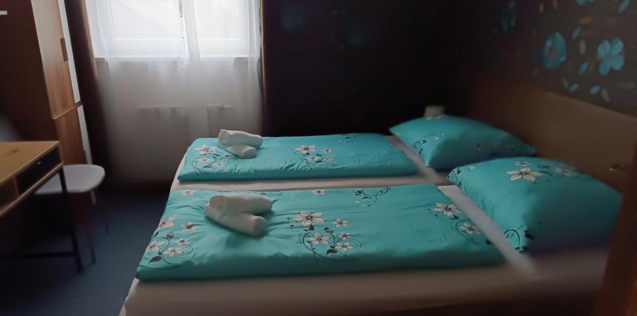 Restaurace A Penzion U Lesa Havířov المظهر الخارجي الصورة